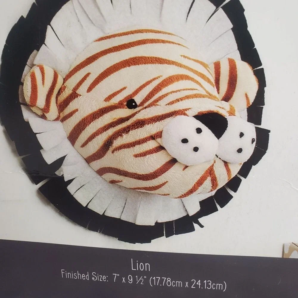 Needle Creations Lion Fabric Wall Décor Kit - DIY‎ Craft Project